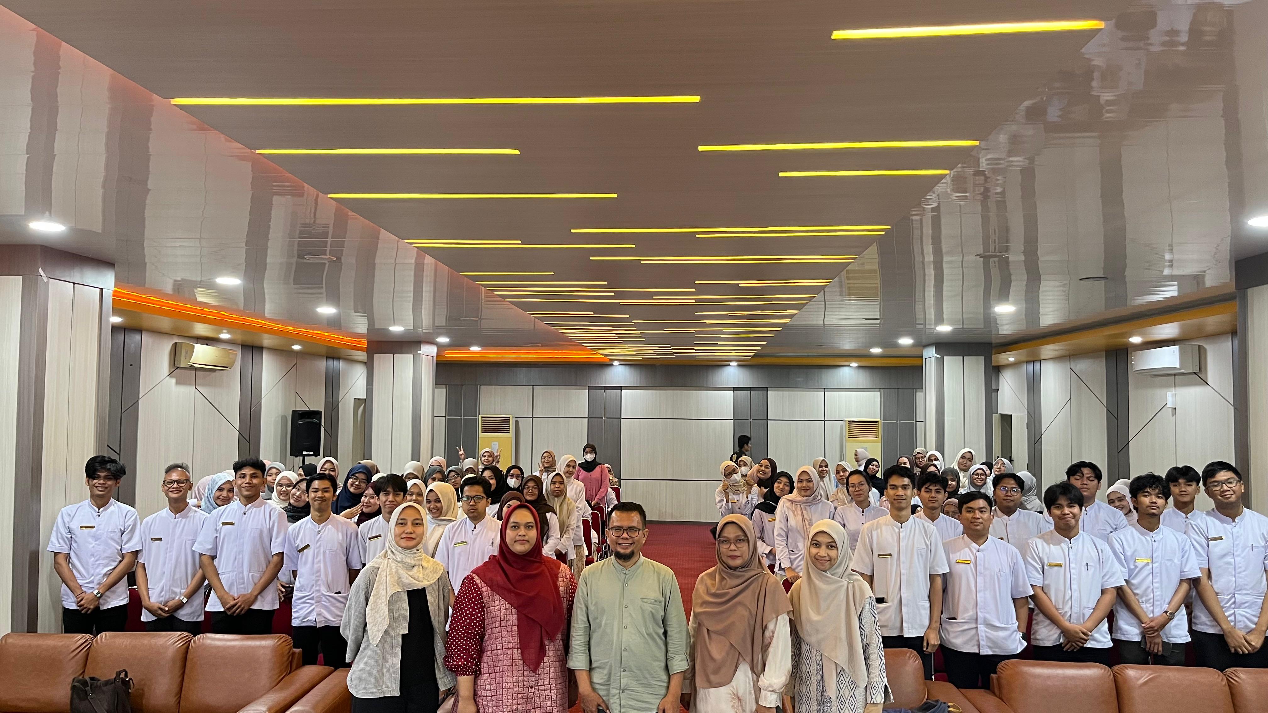 Kuliah Tamu Program Studi Pendidikan Profesi Apoteker Fakultas Farmasi Universitas Andalas bersama Dr. apt. Hendra Farma Johar, M.Farm.